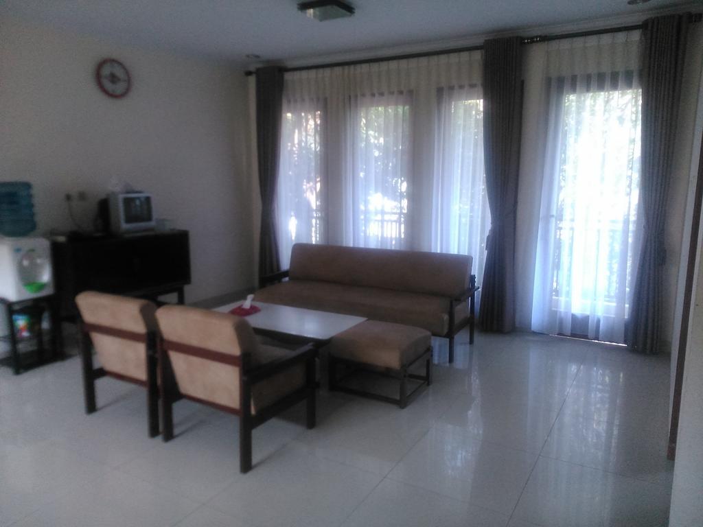 Rumah Sarwestri Bandung Exteriér fotografie