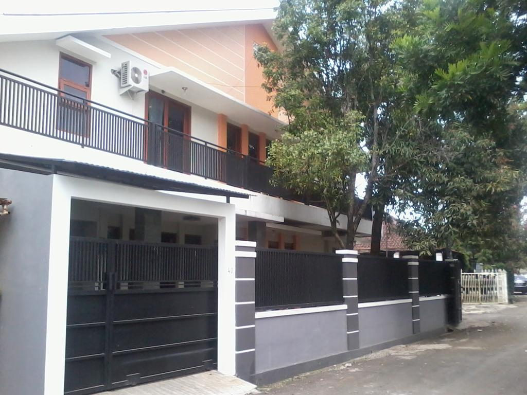 Rumah Sarwestri Bandung Exteriér fotografie