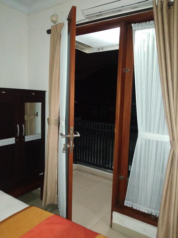 Rumah Sarwestri Bandung Exteriér fotografie