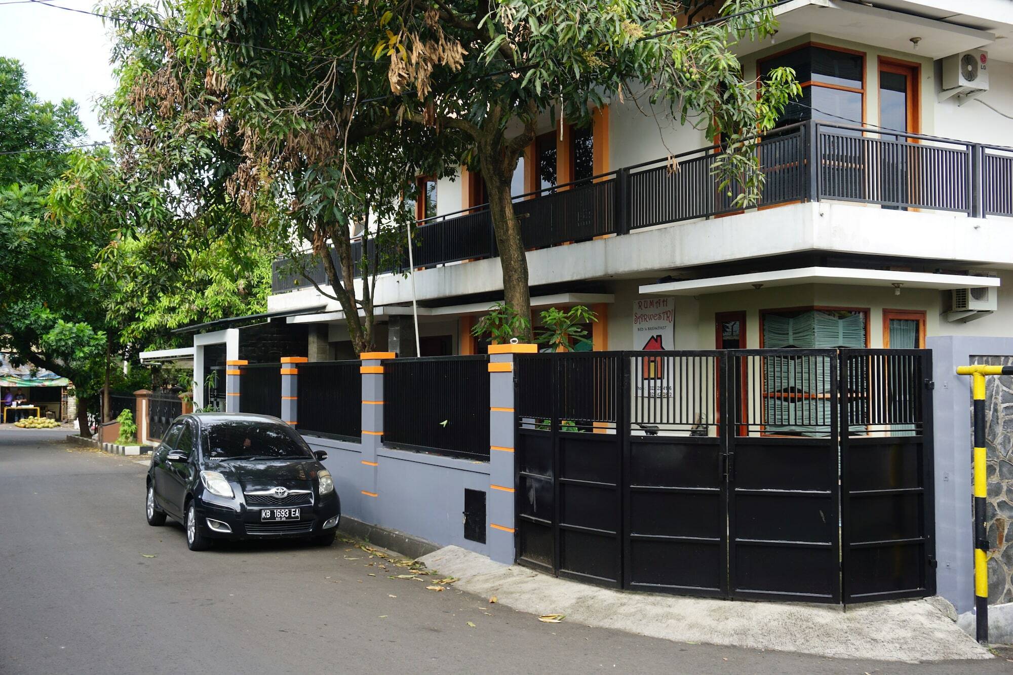 Rumah Sarwestri Bandung Exteriér fotografie