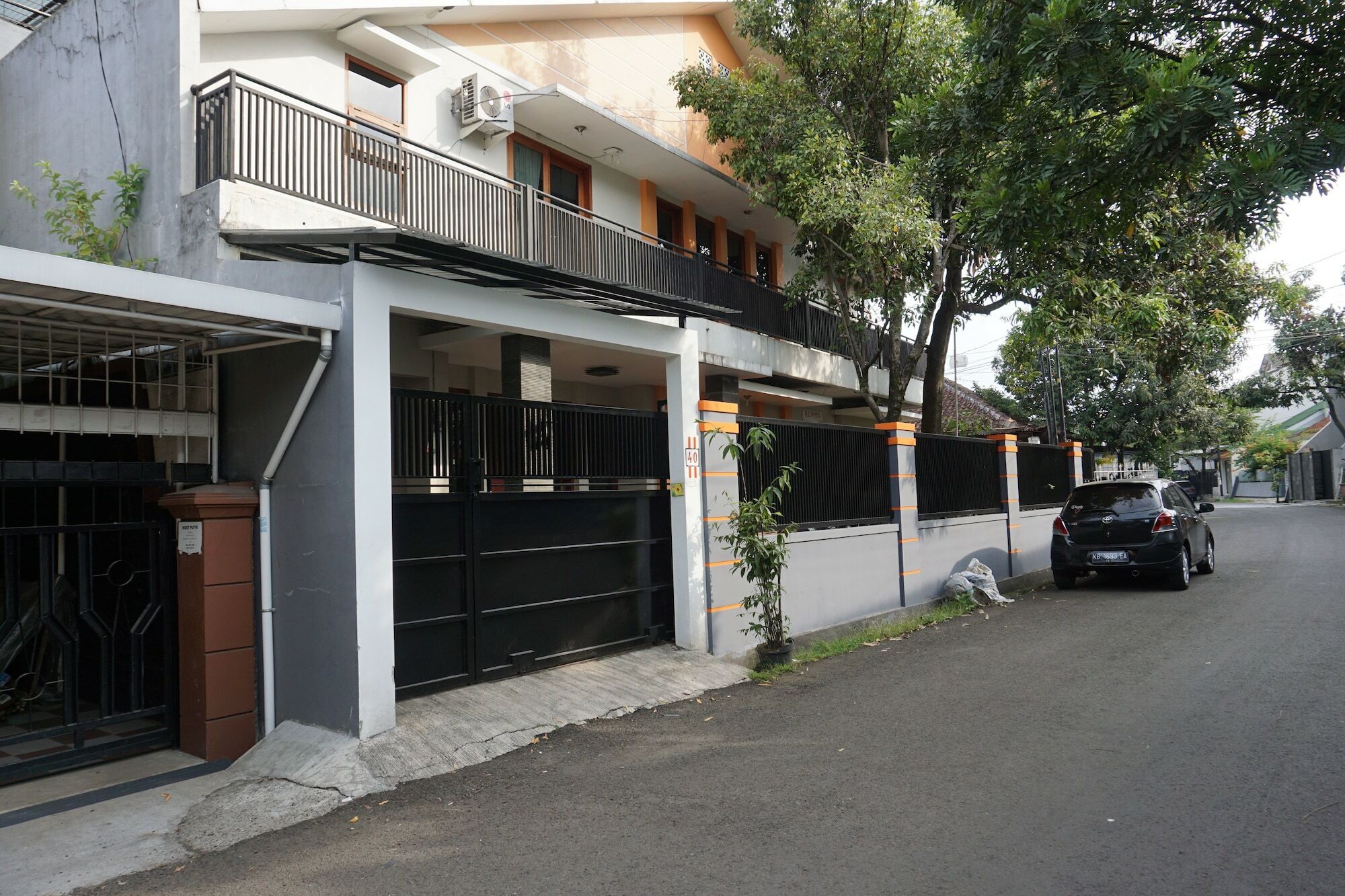 Rumah Sarwestri Bandung Exteriér fotografie